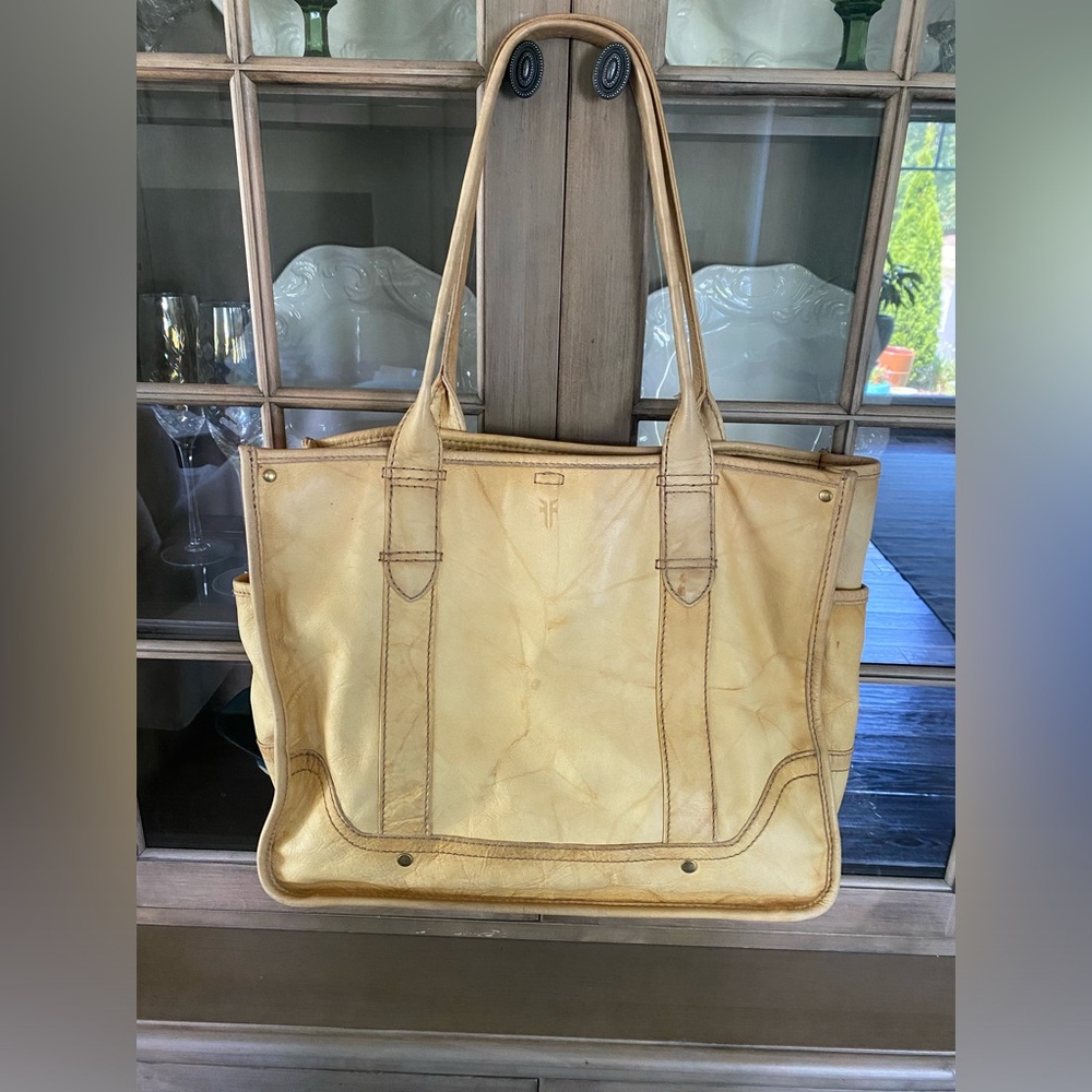 Authentic FRYE Campus Tote in Banana
